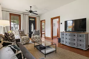 404 E Travis St, Fredericksburg, TX 78624 - Photo 5