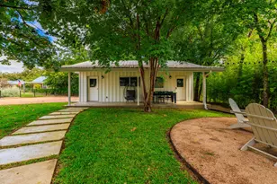 404 E Travis St, Fredericksburg, TX 78624 - Photo 33