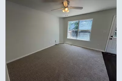 1555 Parkfield N Park St #Cir, Round Rock, TX 78664 - Photo 3