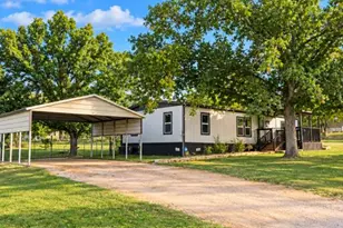 178 N Sleepy Hollow, Kerrville, TX 78028 - Photo 1