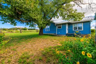 209 Mountain View Dr, Fredericksburg, TX 78624 - Photo 19