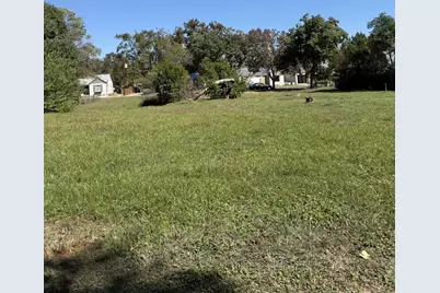 211 W Centre St, Fredericksburg, TX 78624 - Photo 7