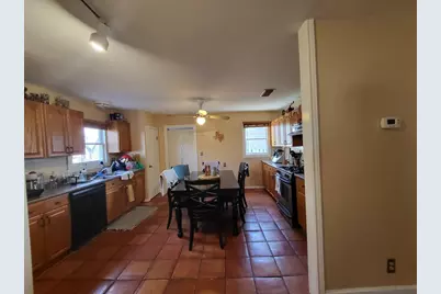 311 W Burbank St, Fredericksburg, TX 78624 - Photo 5