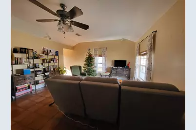 311 W Burbank St, Fredericksburg, TX 78624 - Photo 3