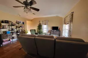 311 W Burbank St, Fredericksburg, TX 78624 - Photo 3