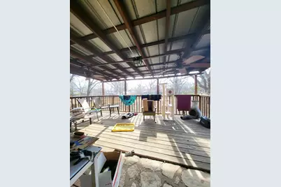 311 W Burbank St, Fredericksburg, TX 78624 - Photo 9