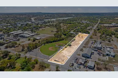 711 Avenue N, Marble Falls, TX 78654 - Photo 3