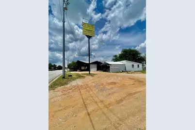 1010 Bessemer St., Llano, TX 78643 - Photo 3