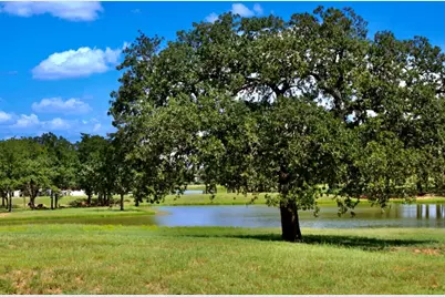 525 Interlaken St., Fredericksburg, TX 78624 - Photo 7
