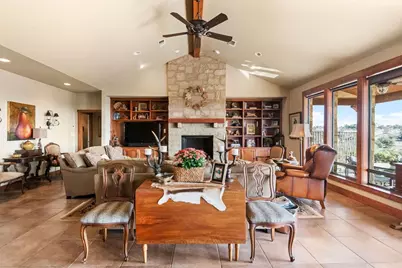 372 E Distant View Dr, Fredericksburg, TX 78624 - Photo 5