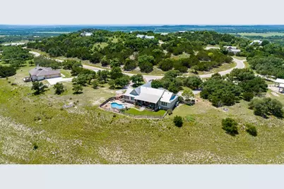 372 E Distant View Dr, Fredericksburg, TX 78624 - Photo 9