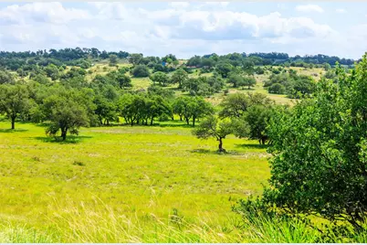 372 E Distant View Dr, Fredericksburg, TX 78624 - Photo 35