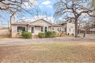 707 N Milam St, Fredericksburg, TX 78624 - Photo 3