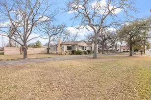 707 N Milam St, Fredericksburg, TX 78624 - Photo 5