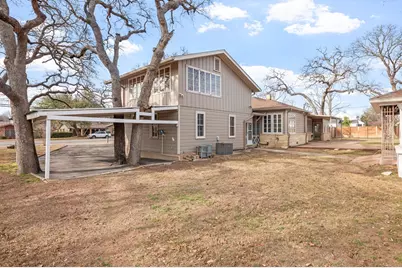 707 N Milam St, Fredericksburg, TX 78624 - Photo 7