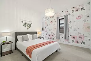 106 E College St, Fredericksburg, TX 78624 - Photo 17