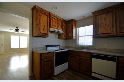 2910 Memorial Blvd, Kerrville, TX 78028 - Photo 7