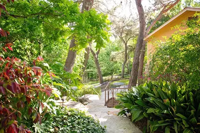 105 E Creek St, Fredericksburg, TX 78624 - Photo 7