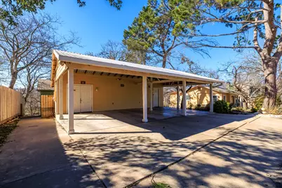 105 E Creek St, Fredericksburg, TX 78624 - Photo 11