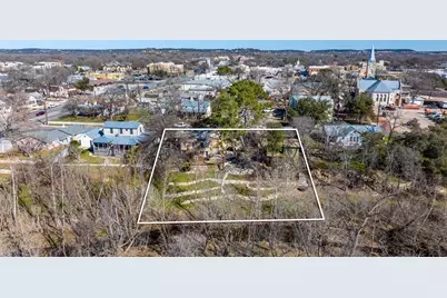 105 E Creek St, Fredericksburg, TX 78624 - Photo 3