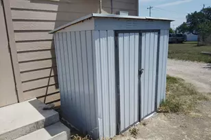 306 N West St, Burnet, TX 78611 - Photo 7