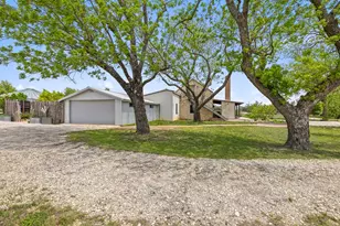 208 Danos Rd, Fredericksburg, TX 78624 - Photo 23
