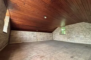 602 W Austin St, Fredericksburg, TX 78624 - Photo 9