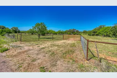 000 N County Rd 402, Llano, TX 78643 - Photo 5