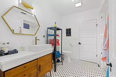 223 W Creek St, Fredericksburg, TX 78624 - Photo 21