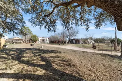 117 N Reading Ave, Center Point, TX 78010 - Photo 19