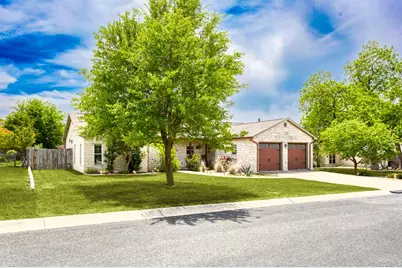 605 Persimmon Court, Fredericksburg, TX 78624 - Photo 3