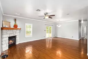 605 Persimmon Ct, Fredericksburg, TX 78624 - Photo 5