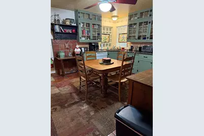 516 W Creek St, Fredericksburg, TX 78624 - Photo 15