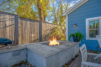 206 W Burbank St, Fredericksburg, TX 78624 - Photo 15