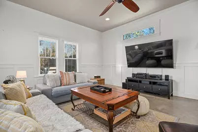 206 W Burbank St, Fredericksburg, TX 78624 - Photo 23