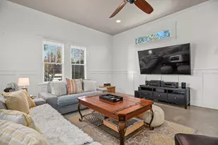 206 W Burbank St, Fredericksburg, TX 78624 - Photo 23