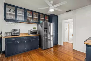 206 W Burbank St, Fredericksburg, TX 78624 - Photo 11