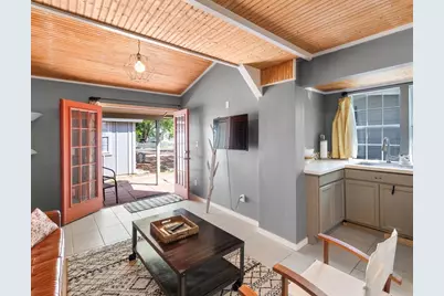 305 N Elk St, Fredericksburg, TX 78624 - Photo 25