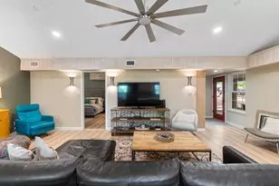 305 N Elk St, Fredericksburg, TX 78624 - Photo 7