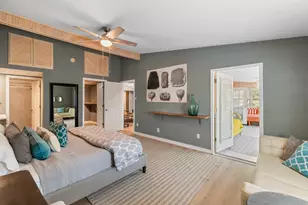 305 N Elk St, Fredericksburg, TX 78624 - Photo 11