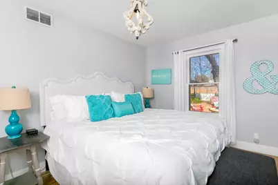 108 W Centre St, Fredericksburg, TX 78624 - Photo 9