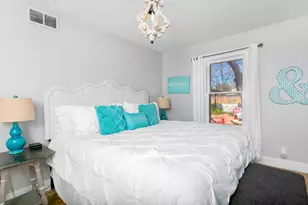 108 W Centre St, Fredericksburg, TX 78624 - Photo 9