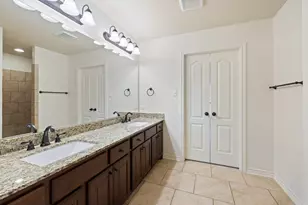 215 Maverick Cir S, Horseshoe Bay, TX 78657 - Photo 23