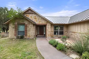 215 Maverick Cir S, Horseshoe Bay, TX 78657 - Photo 1
