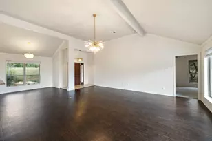 215 Maverick Cir S, Horseshoe Bay, TX 78657 - Photo 9