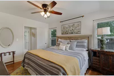 305 S Bowie, Fredericksburg, TX 78624 - Photo 7