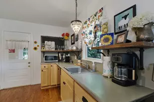 305 S Bowie, Fredericksburg, TX 78624 - Photo 9