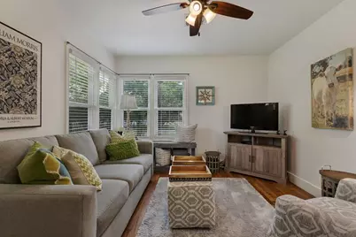 305 S Bowie, Fredericksburg, TX 78624 - Photo 13