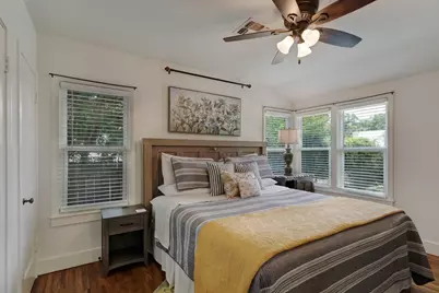 305 S Bowie, Fredericksburg, TX 78624 - Photo 15