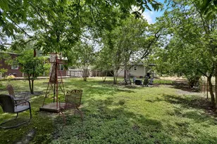 305 S Bowie, Fredericksburg, TX 78624 - Photo 23